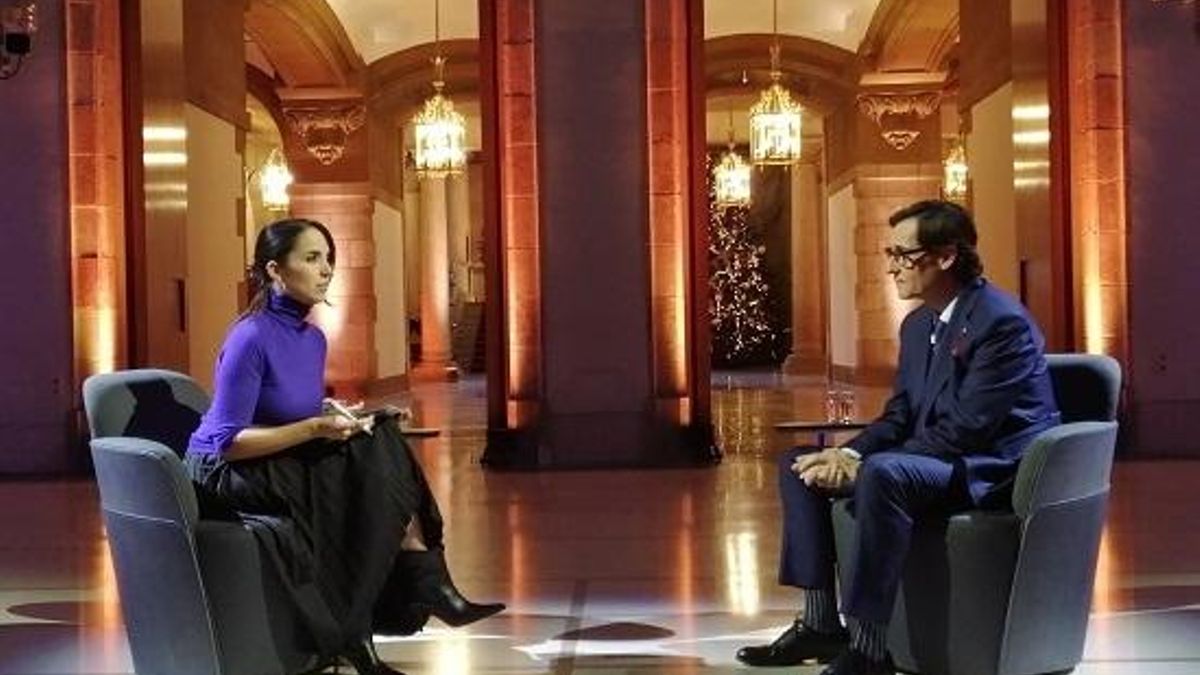 La periodista Laura Rosel entrevista al líder del PSC y de la oposición, Salvador Illa.