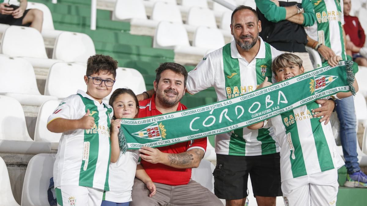 Grada Blanquiverde del Córdoba CF - CD Tenerife