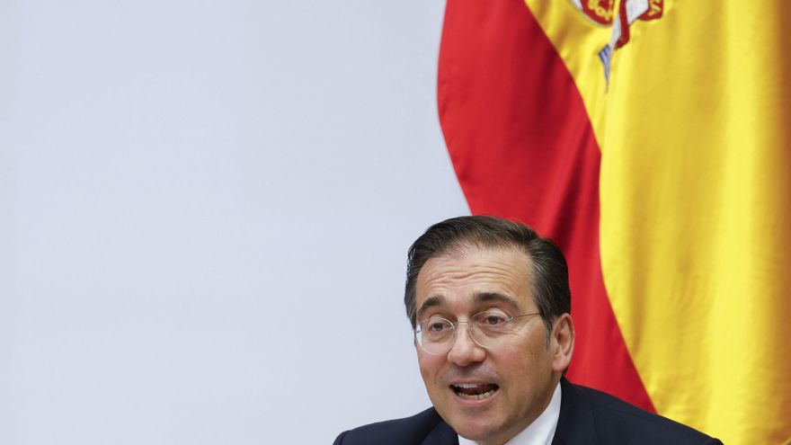 Albares descarta que vaya a llamar a consultas a la embajadora española en Israel