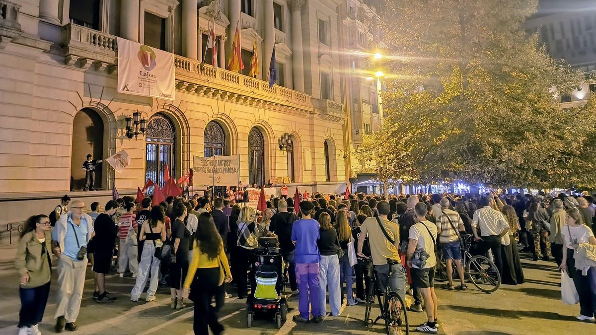 Asamblea el jueves 1 de octubre, justo antes de que comience la acampada.