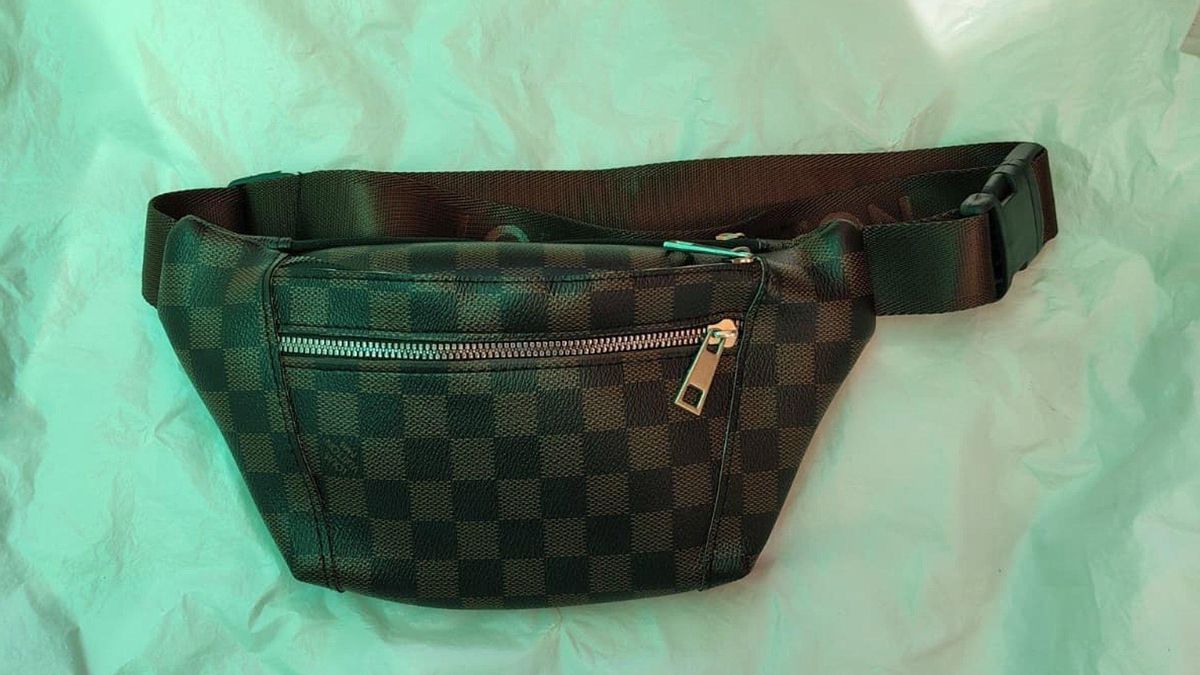 Relojes, carteras y bolsos: requisados 112 artículos falsificados en un mercadillo de Las Palmas de Gran Canaria valorados en más de 100.000 euros