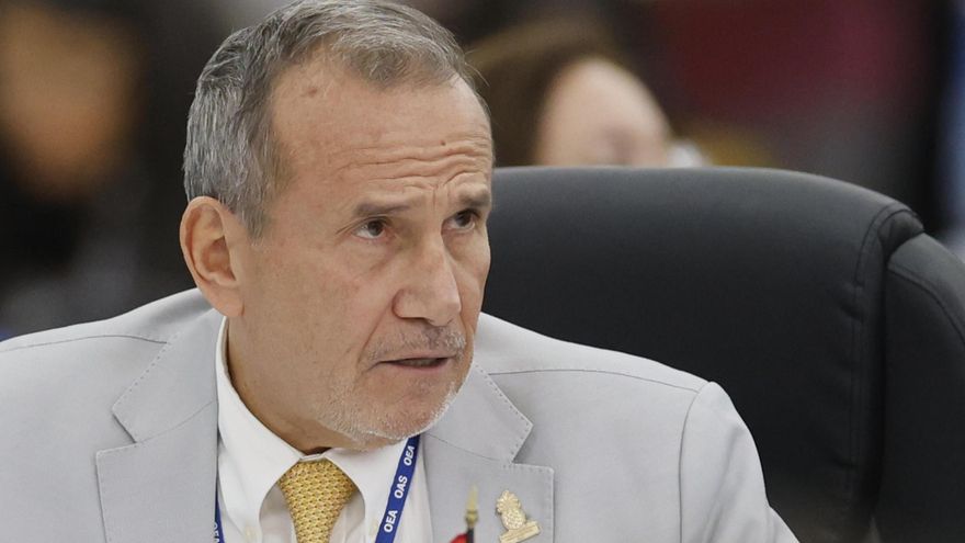 El canciller de Perú dialogará con homóloga de Colombia sobre la "inusitada reacción" de Petro