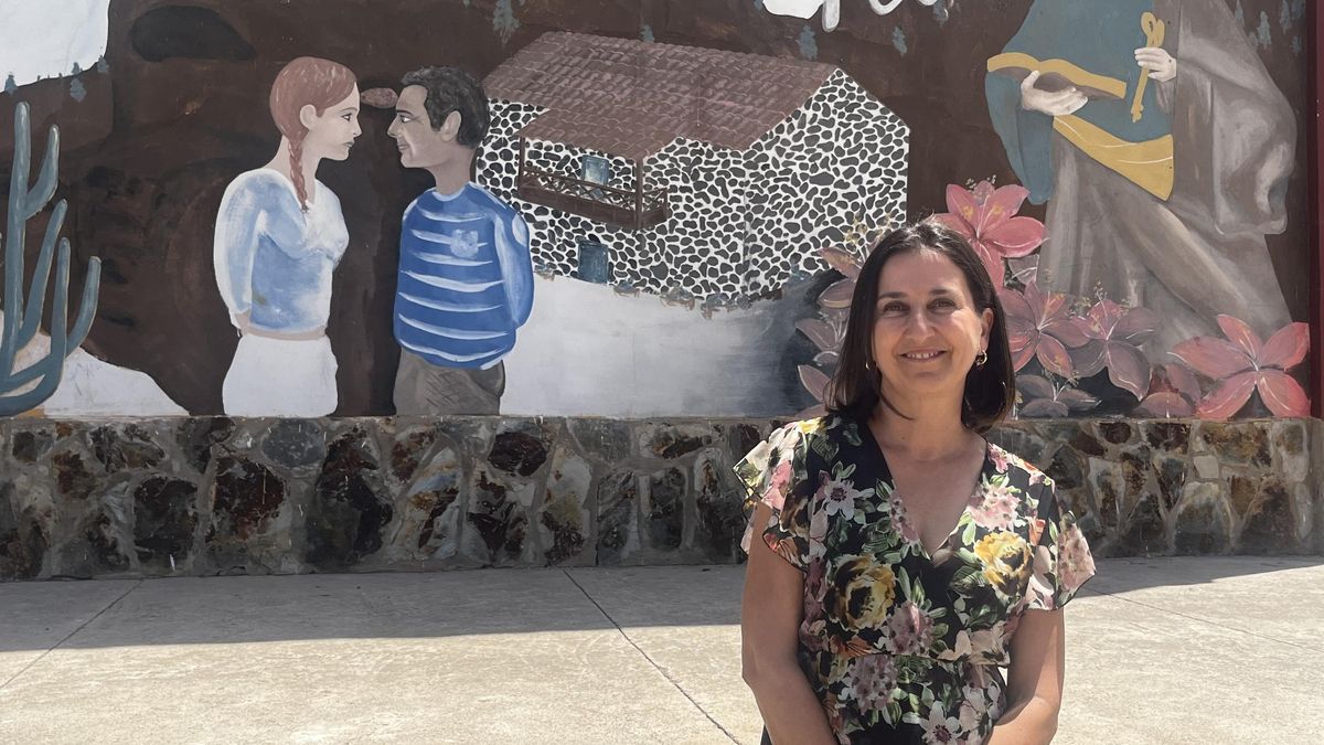 Begoña Saavedra Ramírez, presidenta de la Asociación de Vecinos Rosa Nueva y vecina de El Hoyo.