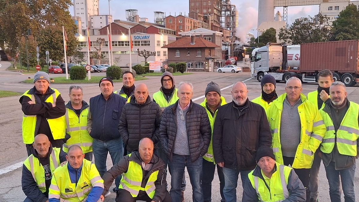 El seguimiento en la quinta jornada de huelga en la cantera de Solvay ...