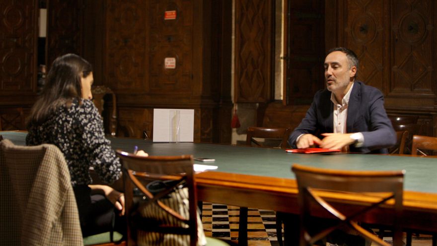 El director general de Coordinación de la Generalitat, Juan Ángel Poyatos, durante la entrevista.