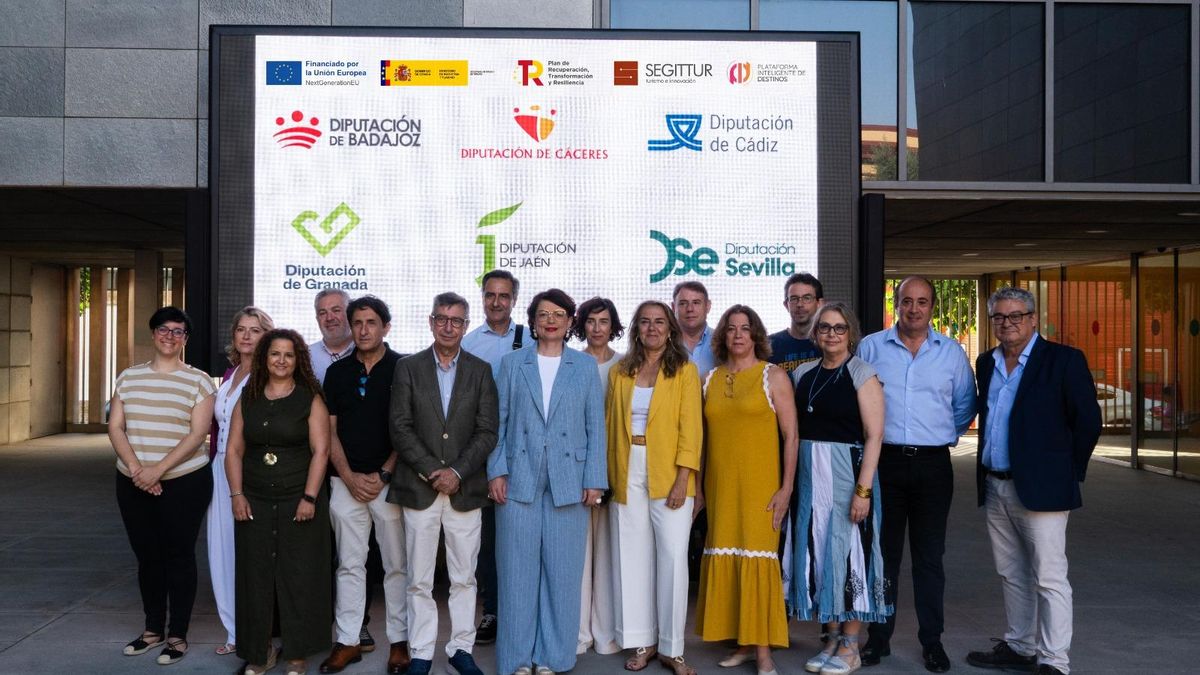 Avanza la implantación de la Plataforma Inteligente de Destinos en un encuentro interprovincial organizada por la Diputación de Sevilla