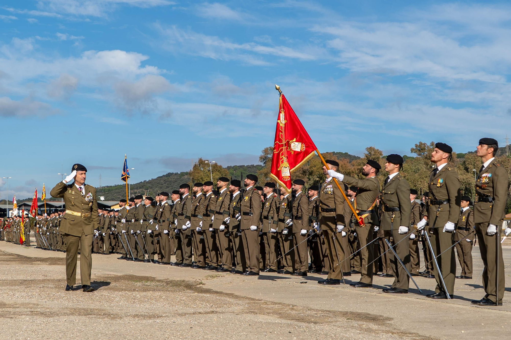 La Brigada Guzmán el Bueno X celebra en Cerro Muriano el día de la Inmaculada con una parada militar