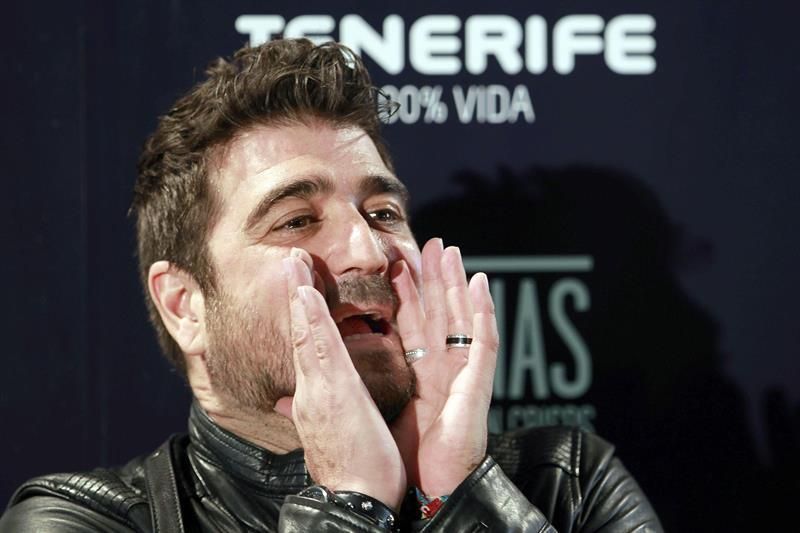 Antonio Orozco en los premios de la cadena Dial Laura Pausini en los premios de la cadena Dial. EFE/Cristóbal García