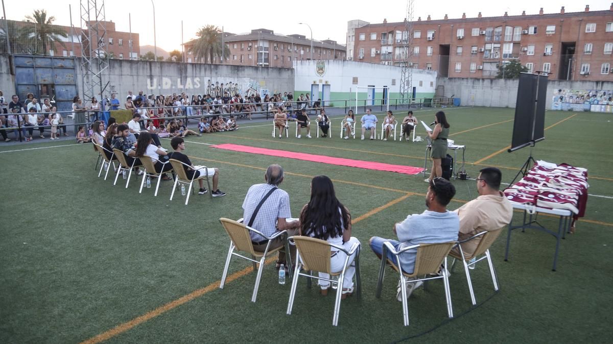 Homenaje a alumnos de Las Palmeras tras graduarse