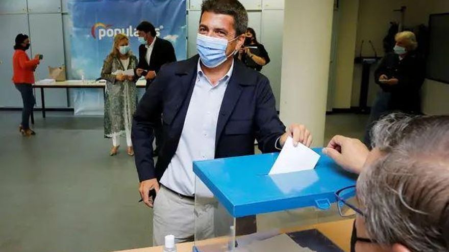 Carlos Mazón deposita su voto en el XV Congreso del PP / EFE - Manuel Lorenzo