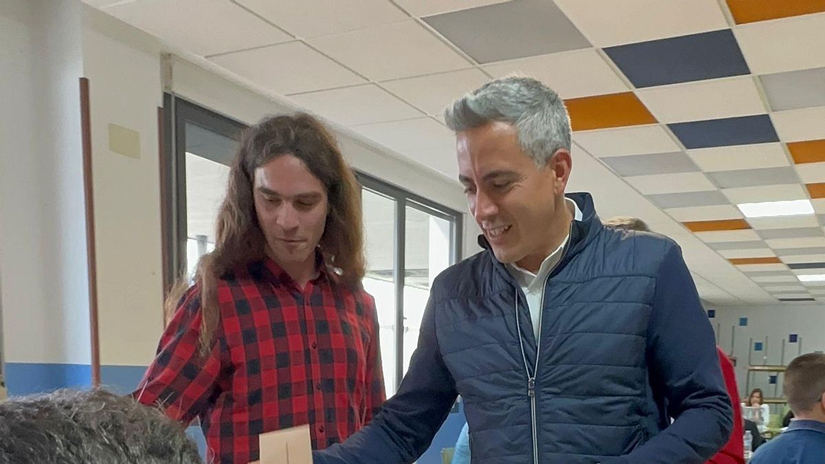 El secretario general del PSC-PSOE y candidato a presidente de Cantabria, Pablo Zuloaga.