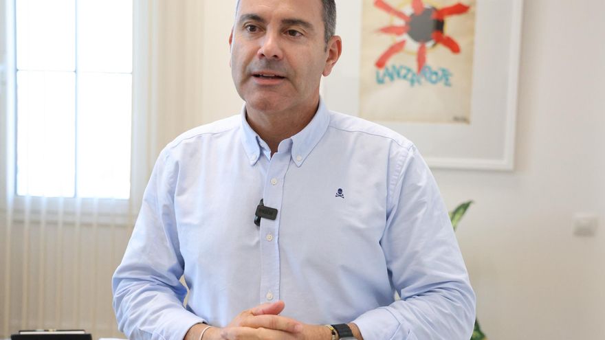 El presidente del Cabildo de Lanzarote pide un informe jurídico sobre la moción del PP para declarar 'non grato' a Pedro Sánchez