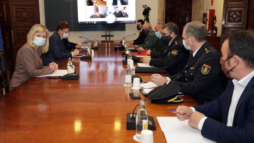 Un instante de la reunión de coordinación y seguridad.