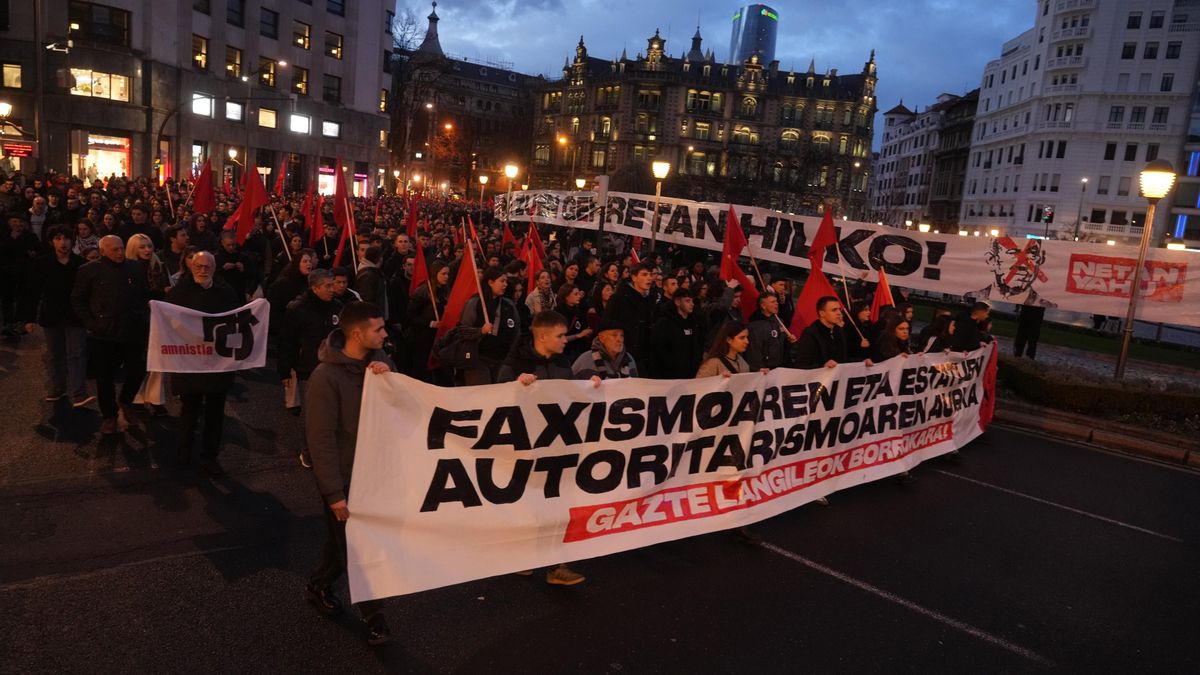 Miles de jóvenes secundan en Bilbao y Pamplona el llamamiento de GKS a "crear un muro de contención contra el fascismo"