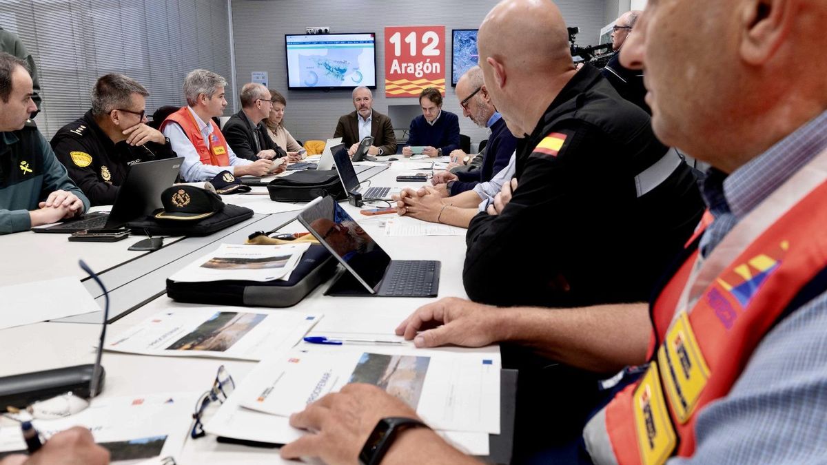 El presidente del Gobierno de Aragón, preside la reunión del Centro de Coordinación Operativa (CECOP) para abordar la situación generada por la DANA