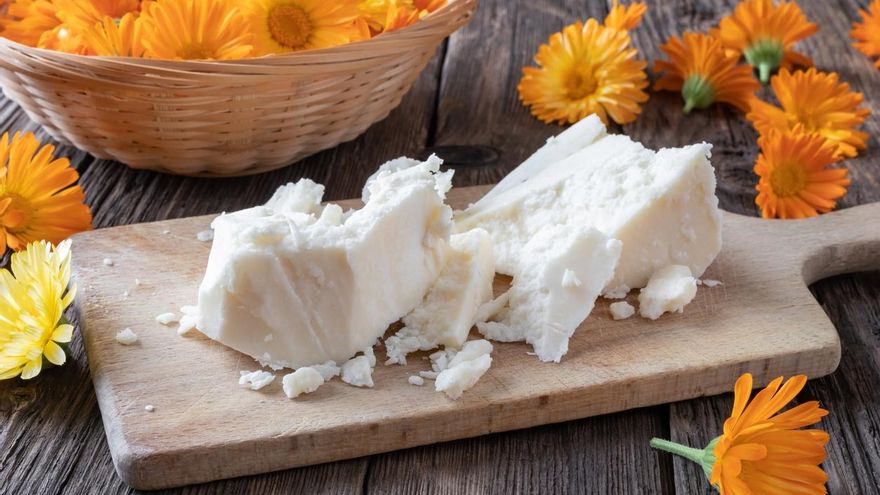 Un tratamiento reafirmante a base de ingredientes naturales, sostenibles y de comercio justo