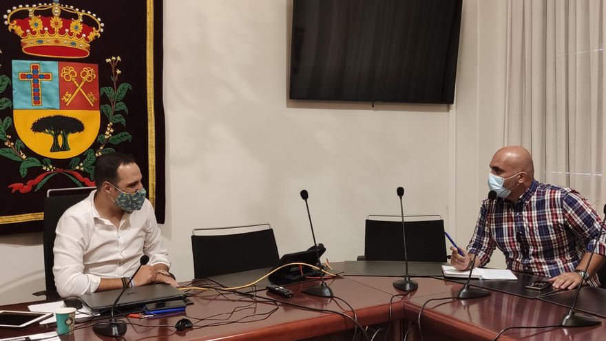 El alcalde de Breña Alta, Jonathan Felipe, y  el consejero delegado de Gestión y Planeamiento Territorial y Medioambiental (Gesplan), Agoney Piñero.