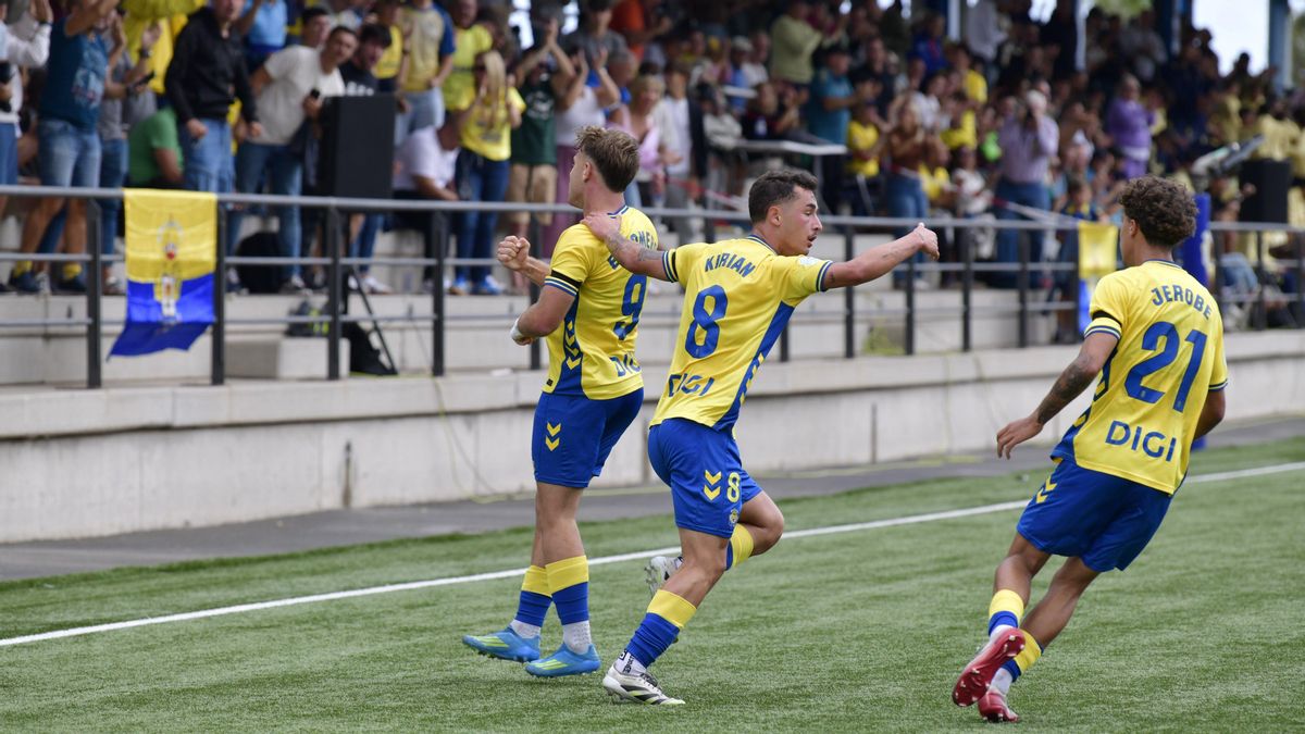 Las Palmas Atlético gana, pero sigue en peligro