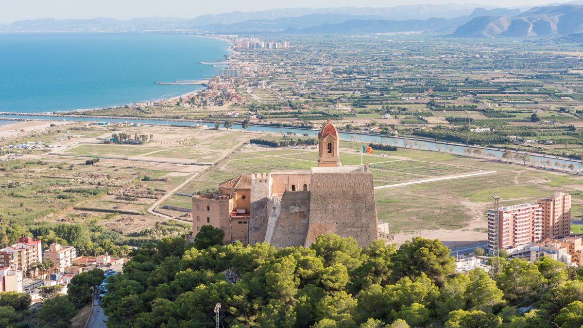 Vista de la costa, desde lo alto del Castillo de Cullera.