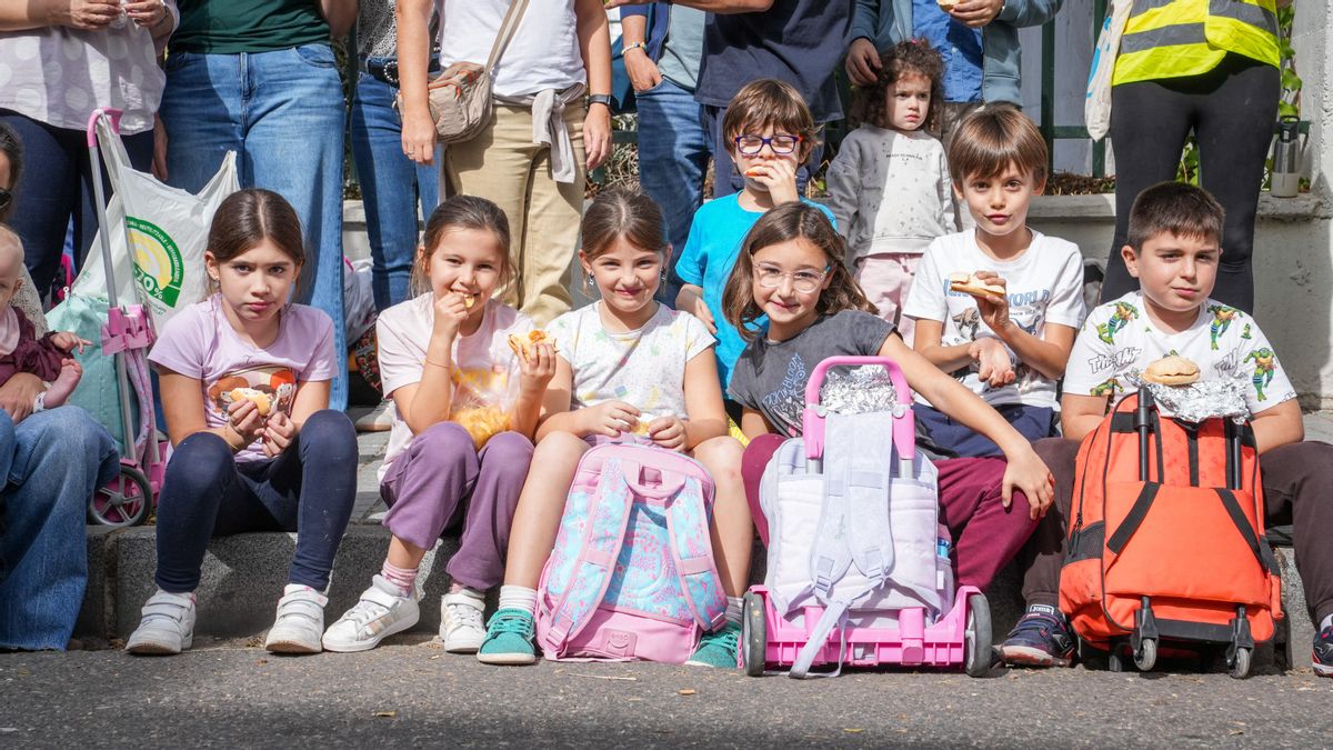 Protesta por el comedor en el Colegio Pablo García Baena de Córdoba
