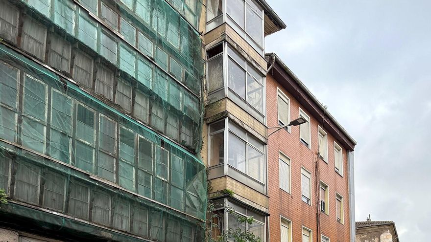 El Ayuntamiento de Santander inicia mañana los trabajos de derribo de los números 9 y 13 de la calle Alta.