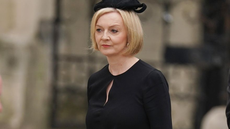 La primera ministra británica, Liz Truss, llega al funeral de la reina Isabel II.