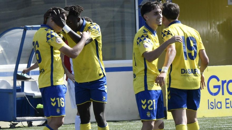 Las Palmas Atlético defiende el liderato en Fuerteventura