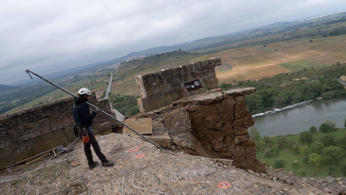 La iglesia de San Vicente de la Sonsierra se cierra tras el colapso de la plaza mirador