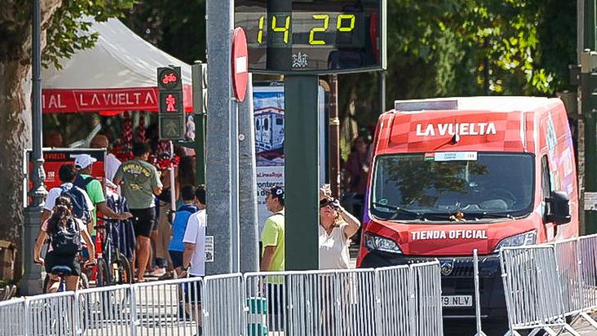 El térmometro marcando 42 grados en la llegada de la Vuelta a Córdoba