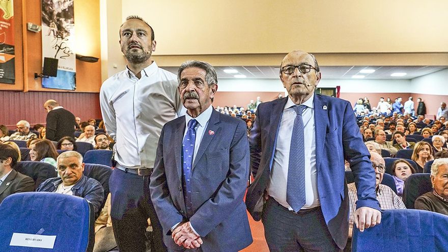 López Estrada registra su candidatura a liderar el PRC y pide "mesura y acuerdos basados en ideales y no en cargos"