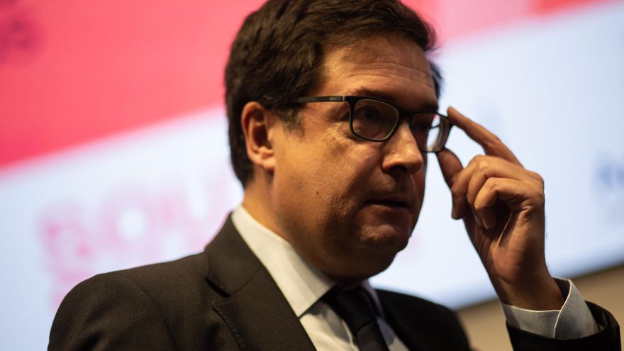 Archivo - El ministro para la Transformación Digital y de la Función Pública, Óscar López, clausura una jornada sobre competitividad e innovación, en el campus Google for Startups, a 4 de octubre de 2024, en Madrid (España). La jornada, organizada por Sou