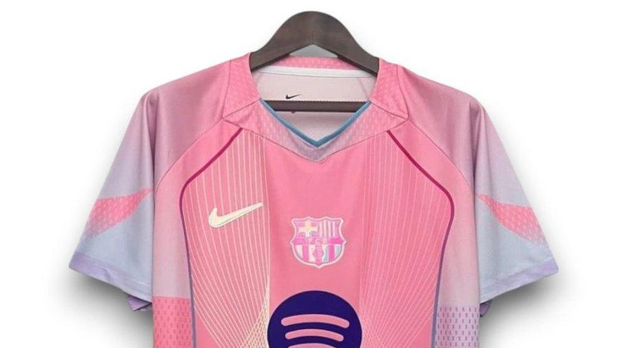 La camiseta del FC Barcelona que todo el mundo tiene pero que en realidad no existe: ¿de dónde ha salido esta exitosa falsificación rosa?