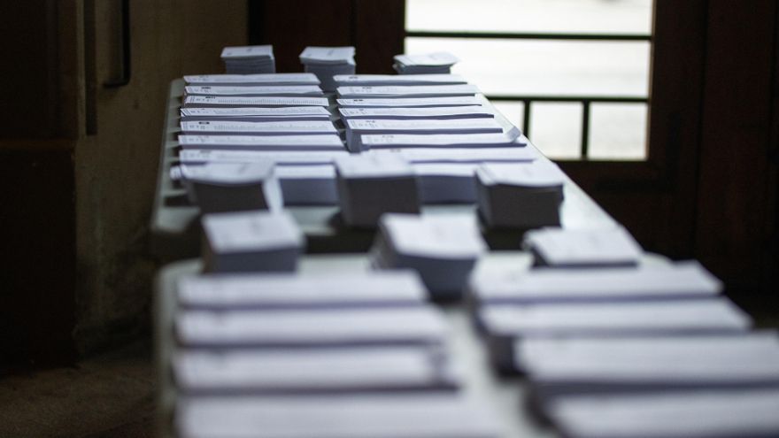 Papeletas electorales en la Universitat de Barcelona, a 12 de mayo de 2024, en Barcelona, Catalunya