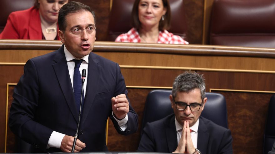 El ministro José Manuel Albares interviene durante una sesión de Control al Gobierno, en el Congreso de los Diputados, a 7 de octubre de 2025.