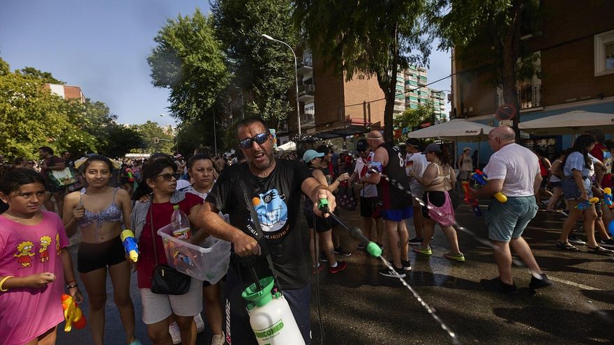 En la Batalla Naval se dan cita todo tipo de artilugios acuáticos.
