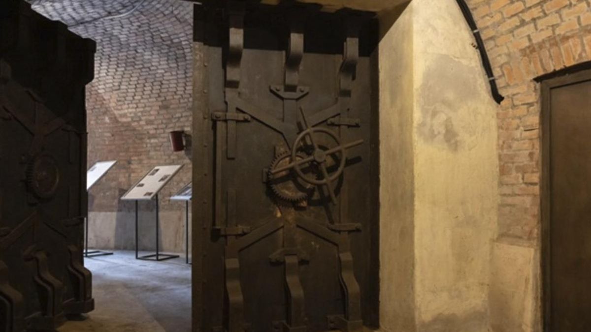 Roma abre un búnker cerrado durante 80 años bajo un palacio real y deja ver cómo se protegían de los bombardeos en la Segunda Guerra Mundial
