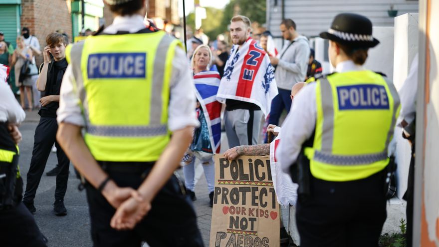 Nuevas protestas en el Reino Unido por los hoteles que albergan a migrantes