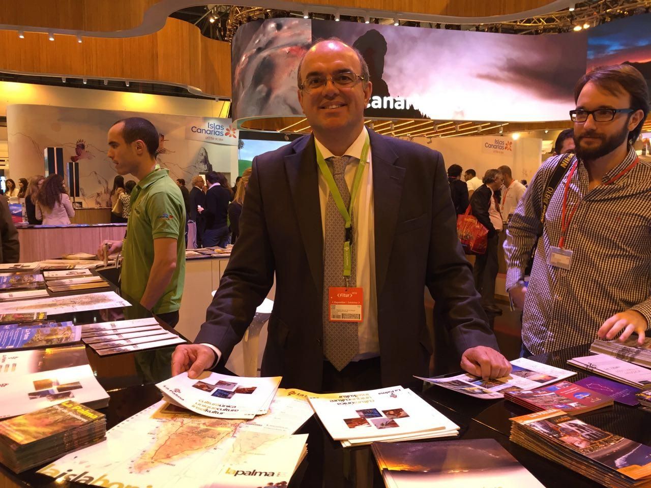 Anselmo Pestana en el estand de Canarias en Fitur
