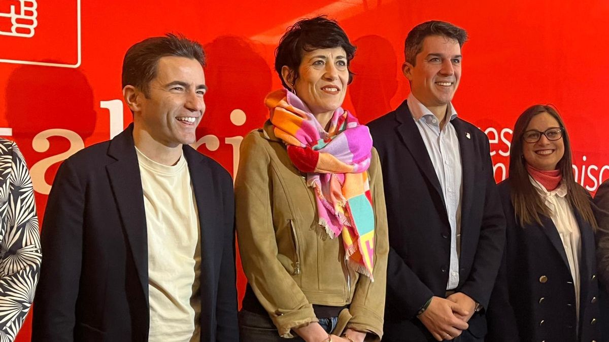 Casares promete que si el PSOE gobierna Cantabria pondrá en marcha mil viviendas públicas de alquiler