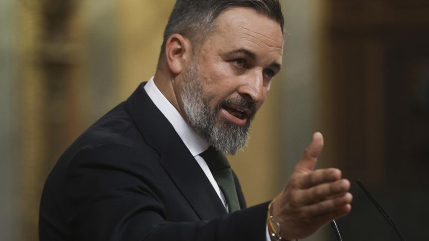 El líder de Vox, Santiago Abascal. interviene en la primera sesión del debate de investidura del candidato popular Alberto Núñez Feijóo a la Presidencia del Gobierno, este martes en el Congreso.