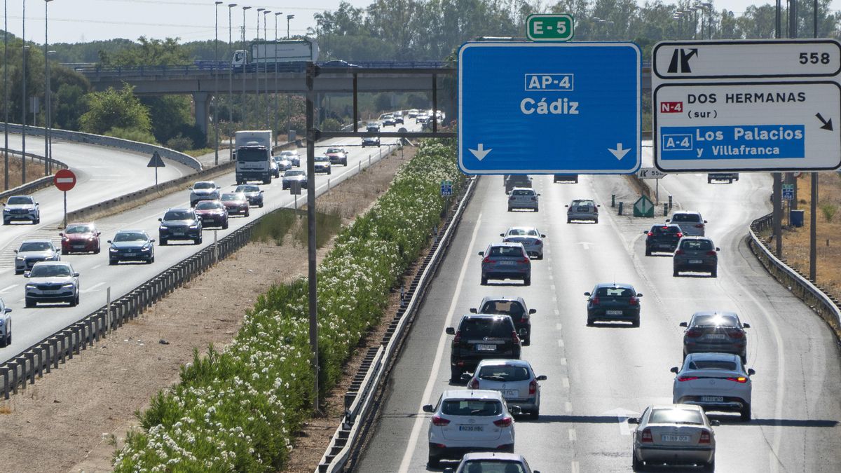 Tráfico en lasAP4 sentido salida de Sevilla dirección a las playas de Cádiz y Huelva