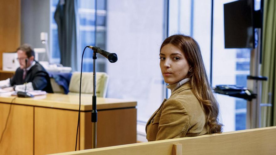 La neonazi Isabel Peralta recula tras sus arengas racistas contra los migrantes: "Es una frase hecha, una coletilla"