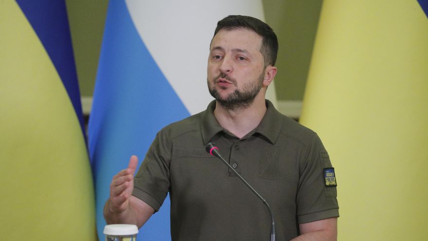 Zelenski: la retirada rusa de la isla de Zmiinyi cambia la situación en el Mar Negro EFE/EPA/SERGEY DOLZHENKO/Archivo
