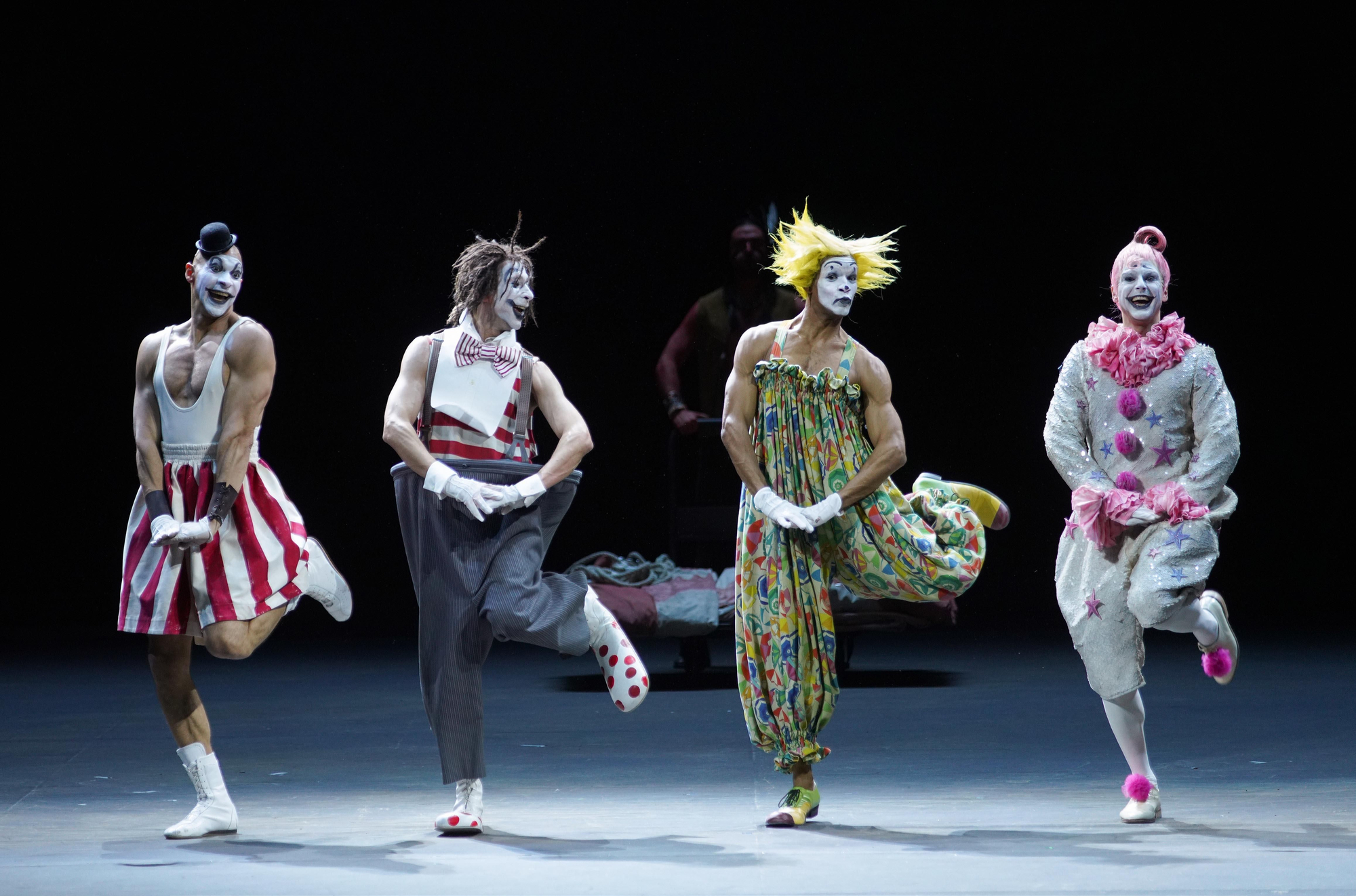 Yoankis Natos (Mimo), Haizam Abdala (Payaso), Billy Jackson (Boxeador) y José Carpe (Payaso blanco) en 'La novia vendida'