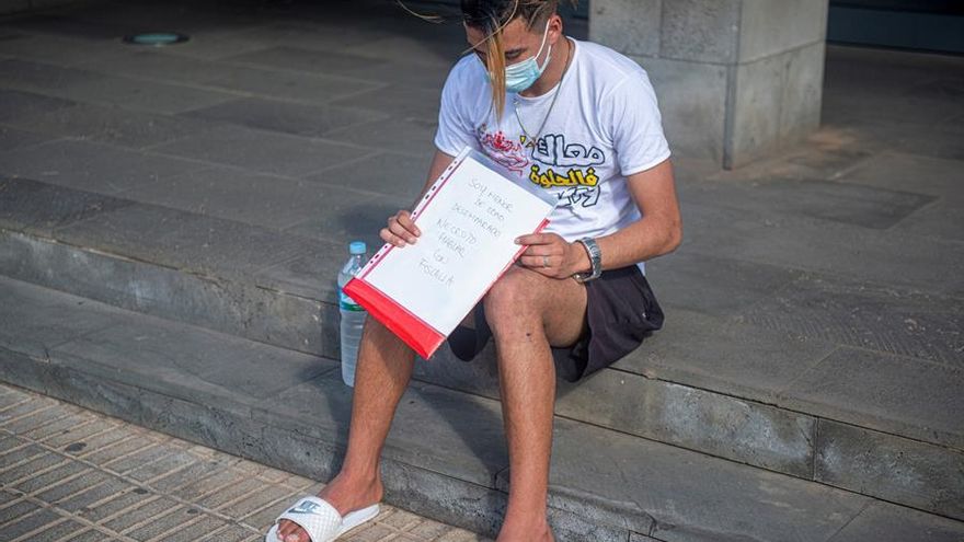 El Defensor del Pueblo interviene y la red de menores ya acoge a Anass, que denunciaba que nadie había leído su partida de nacimiento