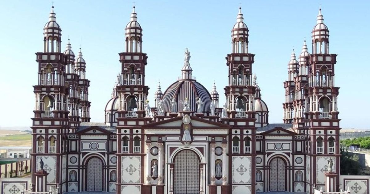 Muere atropellada una niña de un año frente a la basílica de la secta cristiana de El Palmar de Troya