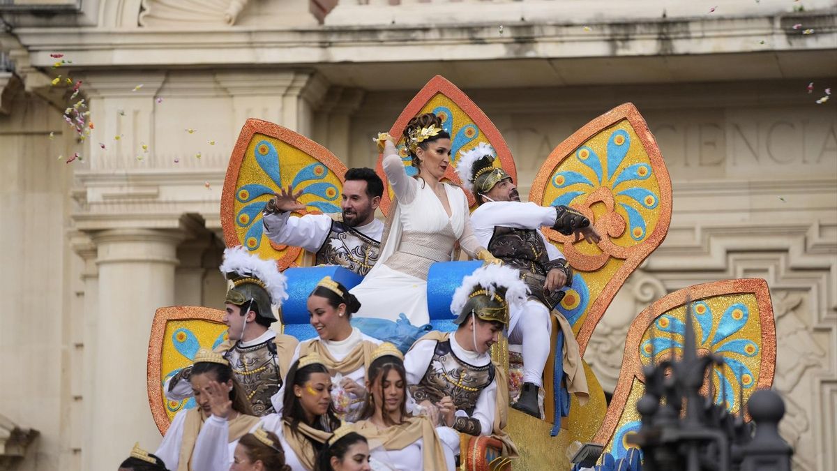 La Diosa Palas Atenea y su séquito, en plena ebullición