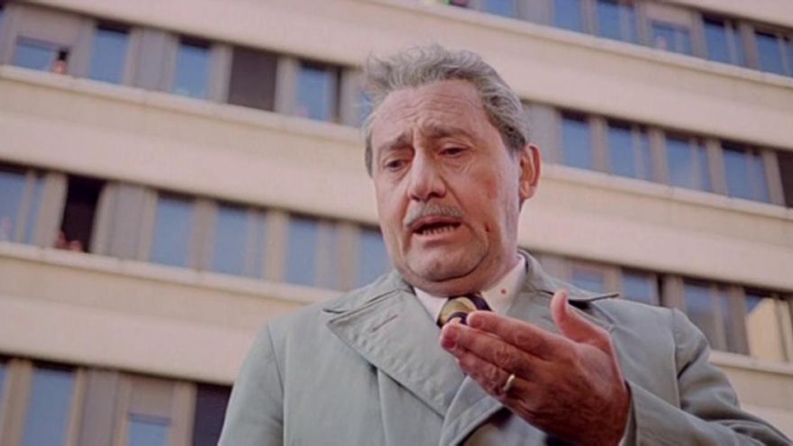 La novela del guionista de 'La vida es bella' donde no hay humanidad, bálsamo ni humor hacia la clase media