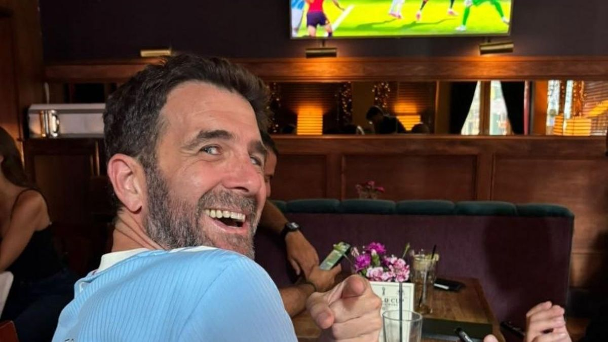 Gonzo en el bar Onieals, en Nueva York, durante la retransmisión de la final.