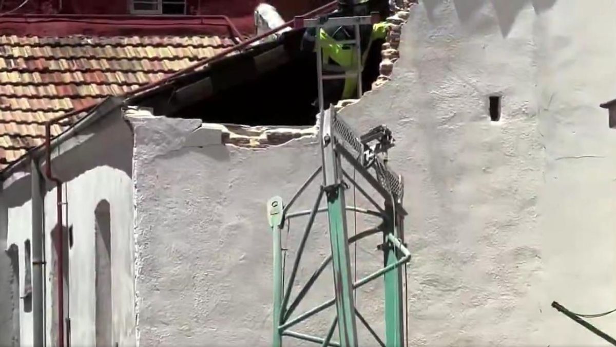 La caída de una grúa en una obra de Tetuán provoca el derrumbe parcial de un edificio